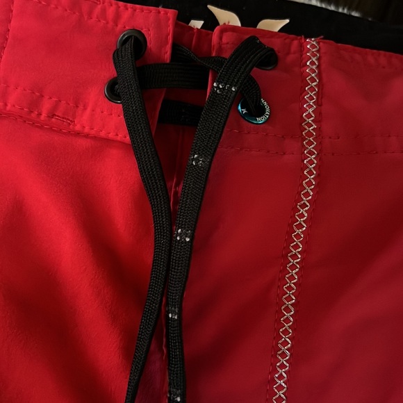 Striking red size 28 10 condition - Picture 3 of 4